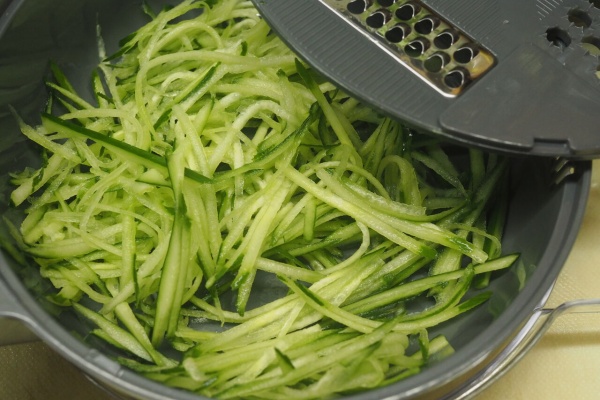 ログハウスに住み 料理 野菜 家具作り お惣菜