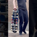 『スケボーのウィールは何個まであったらキックフリップできるの？』の画像