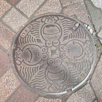 宮城県東松島市 旧矢本町 4匹カエルのマンホール