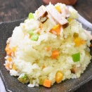 食べ応えバッチリ♪野菜たっぷりベーコンピラフ