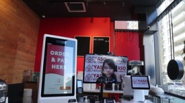 【米国】NY市内の複数のレストラン、最低賃金を支払うのを回避するためフィリピンから仮想レジ係を雇う…ネット「需要と供給の原則に反する政策は必ず失敗する」