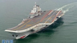 海自護衛艦「ひゅうが」がF-15と協力して「遼寧」を撃沈　というプラモデルのイラストに中国大激怒