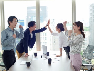 ベテランゲーム開発者「会議に専門家だけで集まるとシステムを複雑にしすぎるから素人（おバカ）も出席させろ」