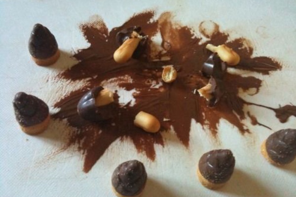 戦争 シロちゃんのことは好きだけどたけのこの里よりきのこの山派ってのは気になるわ Vtuber速報 バーチャルyoutuberまとめ