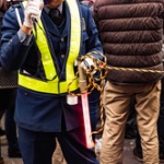 警備員「立ってるだけなので楽です、月給25万円です、誰でも受かります」←こいつが流行らない理由