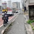 【悲報】自転車1mルールで100m渋滞ｗパトカーも詰まって草
