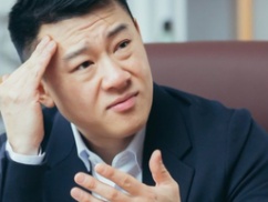 【悲報】中国人富裕層の『日本脱出』が突如スタート！在留資格の“鬼の要件厳格化”で都心のタワマンバブルが崩壊へ