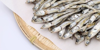 嫁が出汁に煮干を多用する。味噌汁やうどんの様な温かい汁モノが気分悪くなるレベルなんだが…