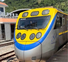 金崙駅から枋寮駅まで区間快速で移動