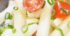 意外な組み合わせ♪大根とミニトマトのイタリアンサラダ