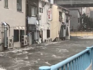 【悲報】日本さん、毎日ゲリラ豪雨・・・・・・・・・