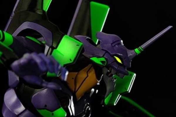 エヴァ始動 ロボ道から感じる重厚感 ももふぁーむ