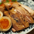 初めて作った鶏ももチャーシュー。新たな食感だった！