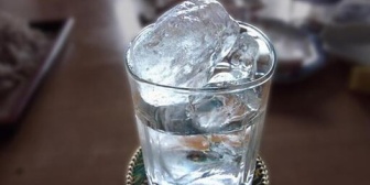 ラジオ番組で「父が定年退職するのでプレゼントしたい、父は焼酎と日本酒が好き」という話を聞いて、私は（でもでも！）と思った