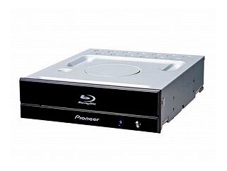 結局自作PCって主力のメーカーやサーバー系で余した奴が回ってくるみたいな状況に戻って行ってるのか