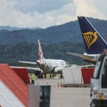 国際ニュース - 離陸中の航空機のエンジンに吸い込まれ男性死亡、伊ミラノ