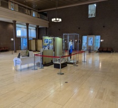 【宝塚市 イベント】宝塚市役所・市民ホールにて展示中の三浦璃来さんのホンモノの衣装を見てきました♪