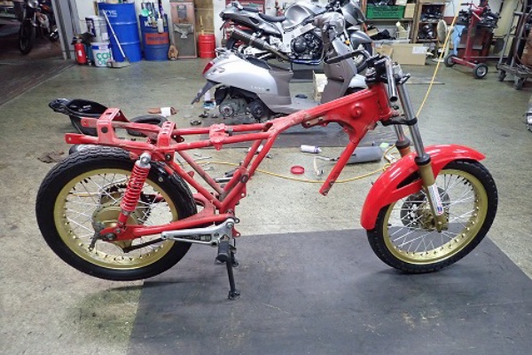 モリヤスBUILD & ENGINEERING PartⅡ - CB250RS-ZR リフレッシュ仕上げ