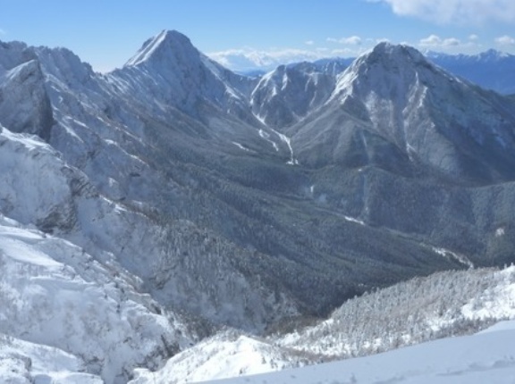 【長野】「道に迷ったので救助してほしい」　八ヶ岳連峰の赤岳で東京の26歳男性会社員が遭難