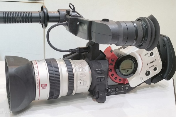 Extinct Media Museum Tokyo - DV：デジタルビデオカメラ
