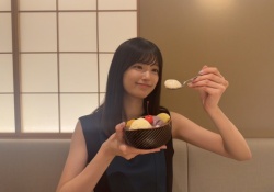 【朗報】五百城茉央、またしてもナマ腋を・・・