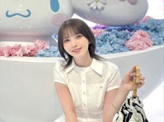 鬼頭明里（31）さん、ホテルフローリアで生足を披露