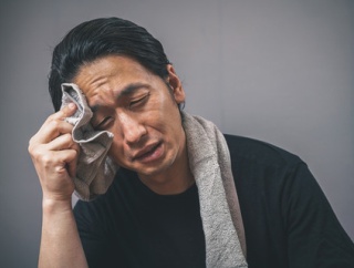 【画像あり】トヨタ期間工だけど「寮の部屋」が暑すぎて死にそう・・・