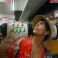 電車で乗客を突き飛ばした迷惑外国人配信者、日本人へメッセージを発信→コメント欄が戦争になる