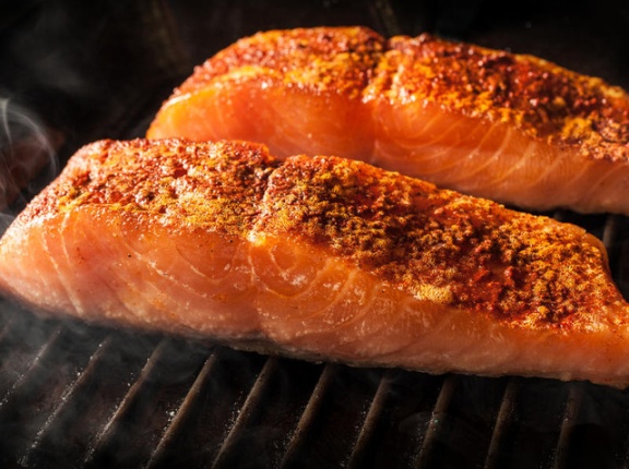 アメリカ人「先進国ならサーモンが一番美味しい魚だと気付くよな？」