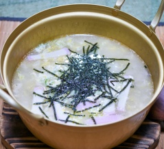 呑んだシメの香ばしい「鶏ぞうすい」&「鴨だしラーメンと妻の手」