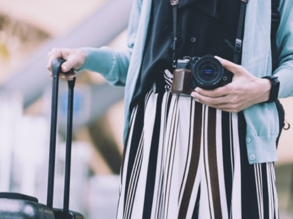 一人で旅行行くのってみじめ？