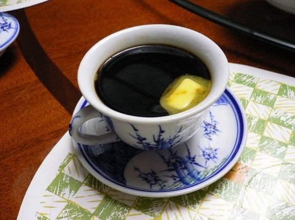 アメリカ人「お前らはコーヒーにバターをどれくらい入れてる？」