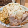 新宿歌舞伎町「ラーメン豚山 新宿店」小冷やし中華（ニンニク抜き野菜アレ）