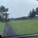 北山㏄でラウンド　上りの２ホールは雨の中