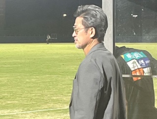三浦知良（58歳、JFL鈴鹿）、痛めた右足首が治らず4試合連続ベンチ外。復帰の目処も立たず