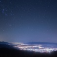 『弥彦山』で絶景の夜景を望む！『弥彦山 夜景&星空クルーズ』開催！8月9日～12日、15日～17日、22日～24日。
