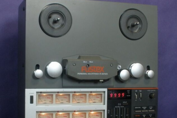 オープンリール　FOSTEX R8 s-l1600.jpg