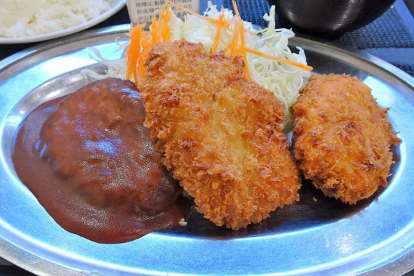 Gakudaiの週末はデカ盛り ヒレカツ