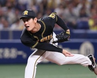 阪神が先制許す、望月が痛恨の暴投