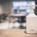 『PCR検査を受ける友人』の画像