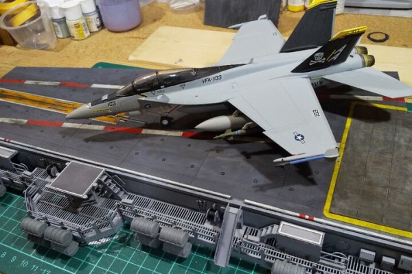 クローゼットの中のおもちゃ箱 - US.NAVY CVN No.4カタパルトデッキ