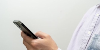 母と祖父からの干渉が強すぎる。1日3回もの電話は勘弁してほしい。