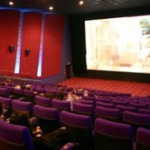 同じ映画を何度も何度も映画館に見に行く奴って頭おかしいやろ