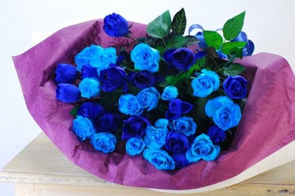 青いバラをプレゼントするなら青バラ専門のこのお花屋さんがオススメ