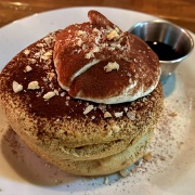 姫路　ティラミスパンケーキ♪《アヴィニヨン》