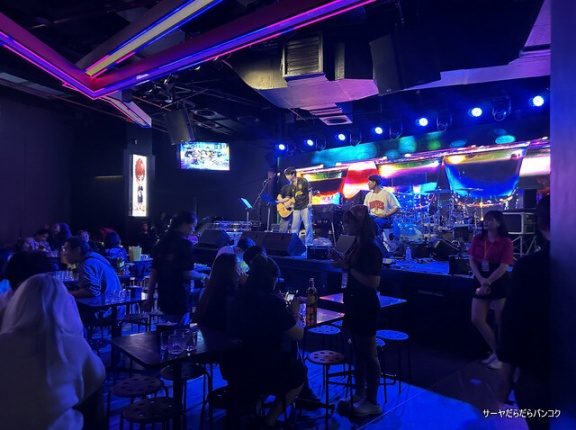 【ステイタス ラーチャヨティン Status Ratchayothin】　at　ラチャヨーティン　～激熱！ローカルに人気のディスコ～