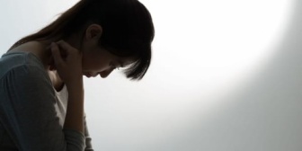 幼なじみの弟が他害のひどい障害児で、幼なじみは常に傷だらけだった。彼女が幸せになってほしかったのに…