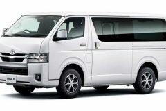トヨタ「ハイエース」改良モデル発売 さらに進化した最新「商用バン」の特徴は？