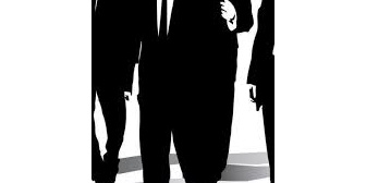 田舎のファミレスで見かけたスーツ姿の人々→「今日はいつもより人が多いな」と感じていたら、彼らが予想外の行動を取った…