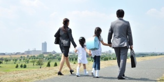 まだ専業主婦が多かった今とは真逆の時代、共働きしてた我が家は何かと専業連中から見下されてた